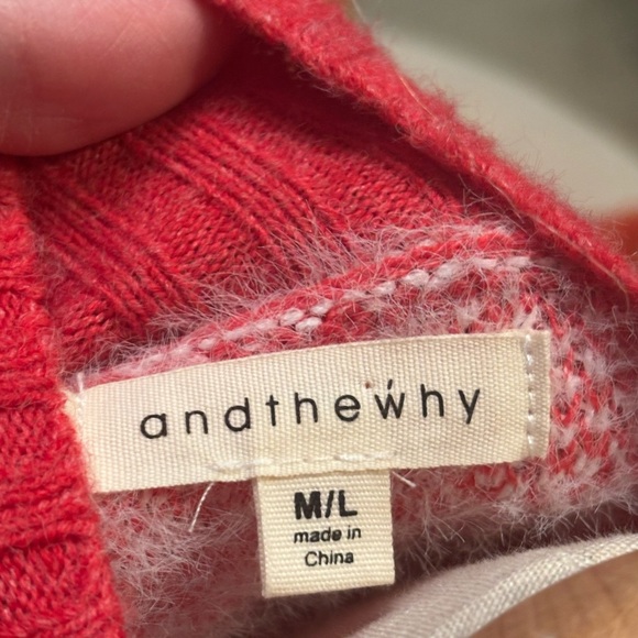 Beautiful. M/L Coral Sweater. Worn once. - Picture 3 of 3